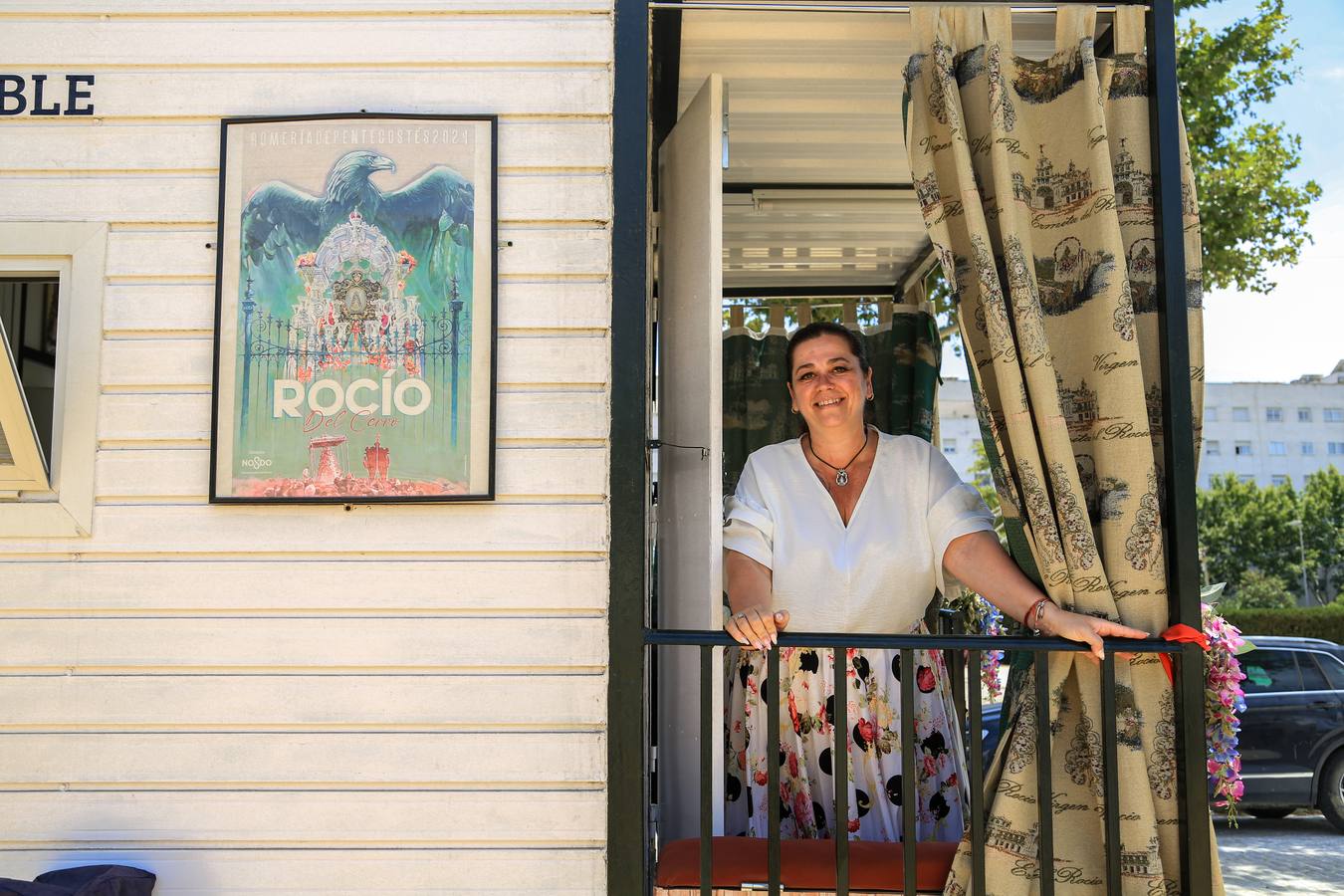 La hermandad llegó a Sevilla a mediodía y realizaron una parada antes de continuar hacia su barrio