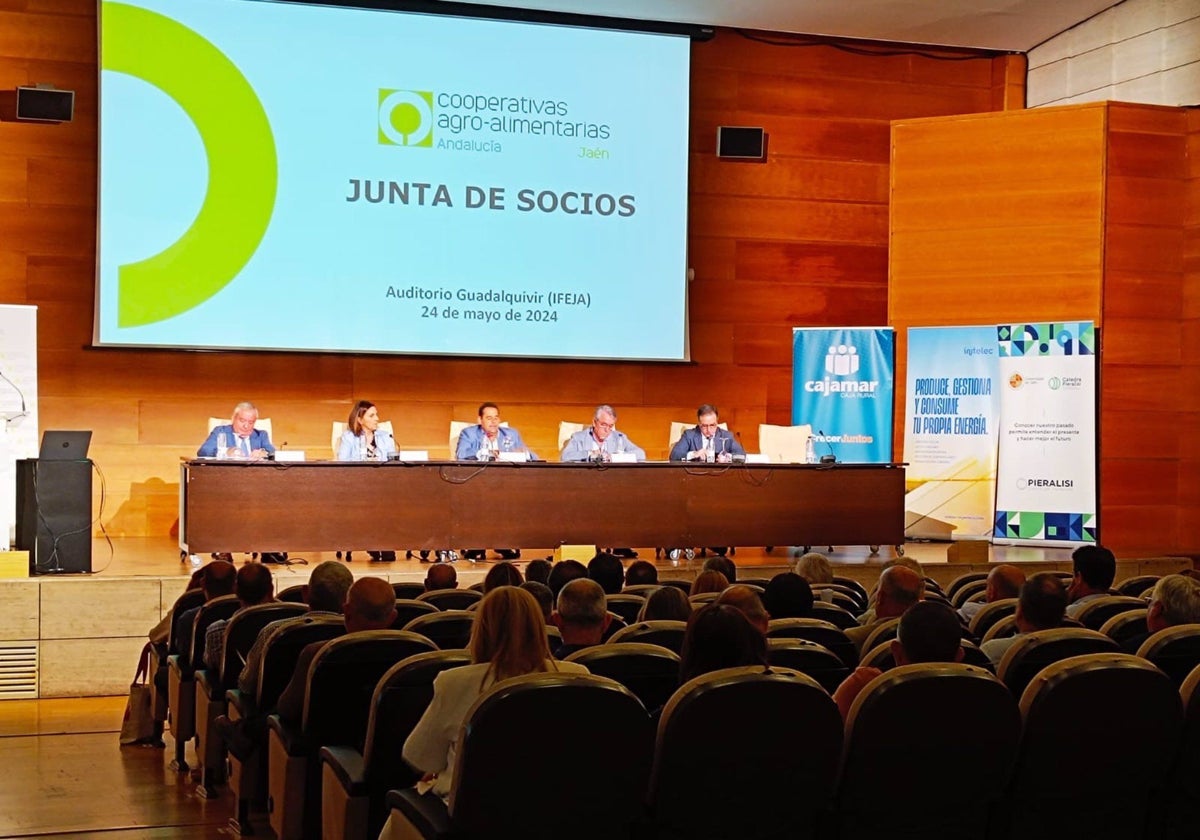 Junta de socios de las cooperativas de Jaén