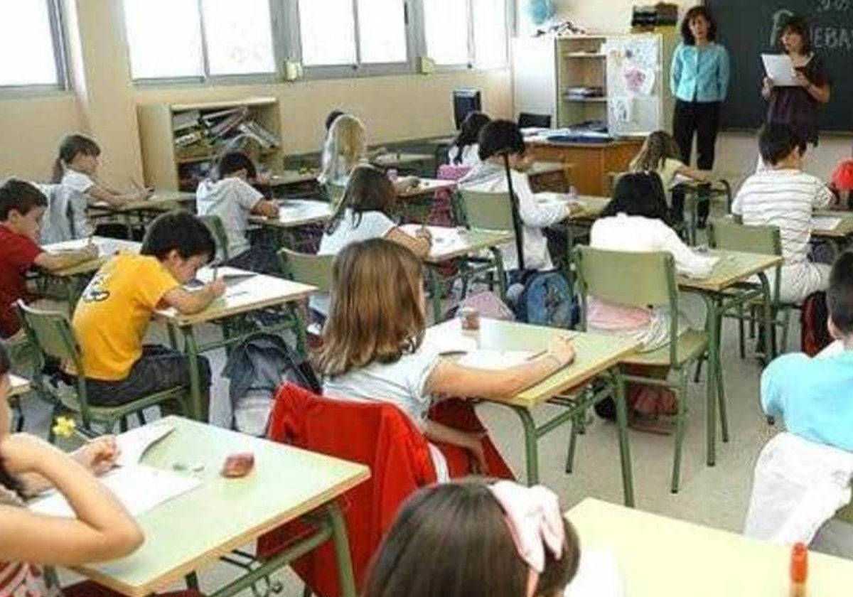 En la imagen de archivo, alumnos en un colegio de Castilla-La Mancha
