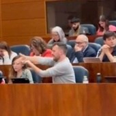 El PP de Ayuso exige al diputado de Más Madrid que simuló un disparo que pida perdón y dimita