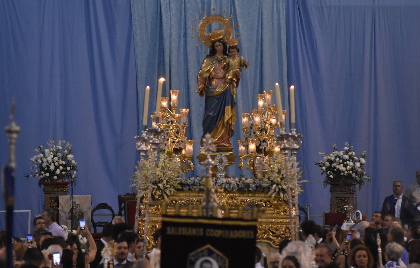 Fotos: La alegre procesión de María Auxiliadora por Córdoba