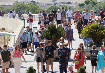 El turismo extranjero gana el pulso al fin al impacto del Covid: sus noches de hotel suben un 13%