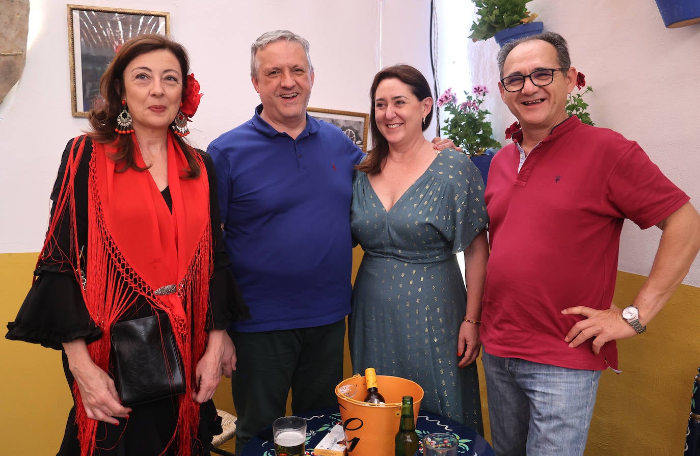 Las imágenes del ambiente en las casetas el último sábado de la Feria de Córdoba (I)