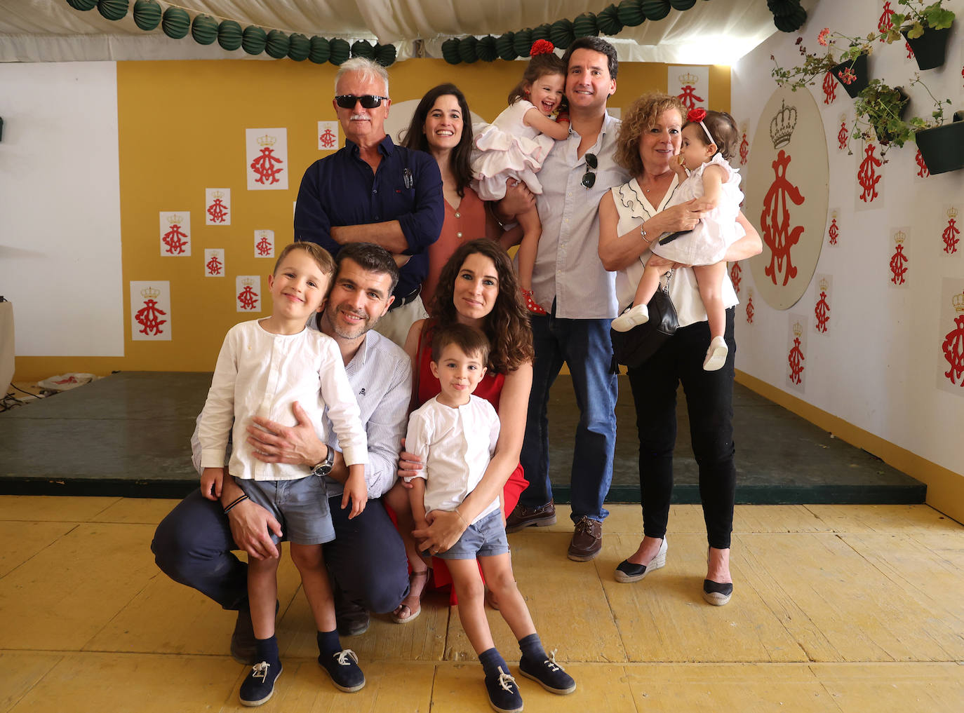 Las imágenes del ambiente este último sábado en las casetas de la Feria de Córdoba (II)