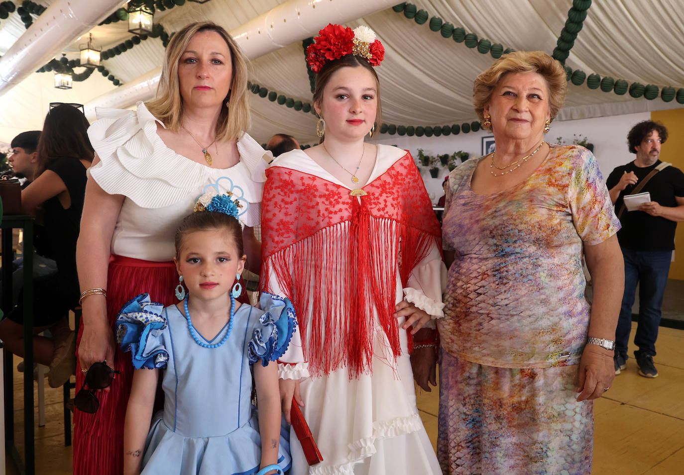 Las imágenes del ambiente este último sábado en las casetas de la Feria de Córdoba (II)