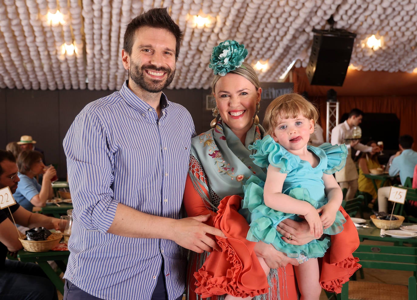 Las imágenes del ambiente este último sábado en las casetas de la Feria de Córdoba (II)