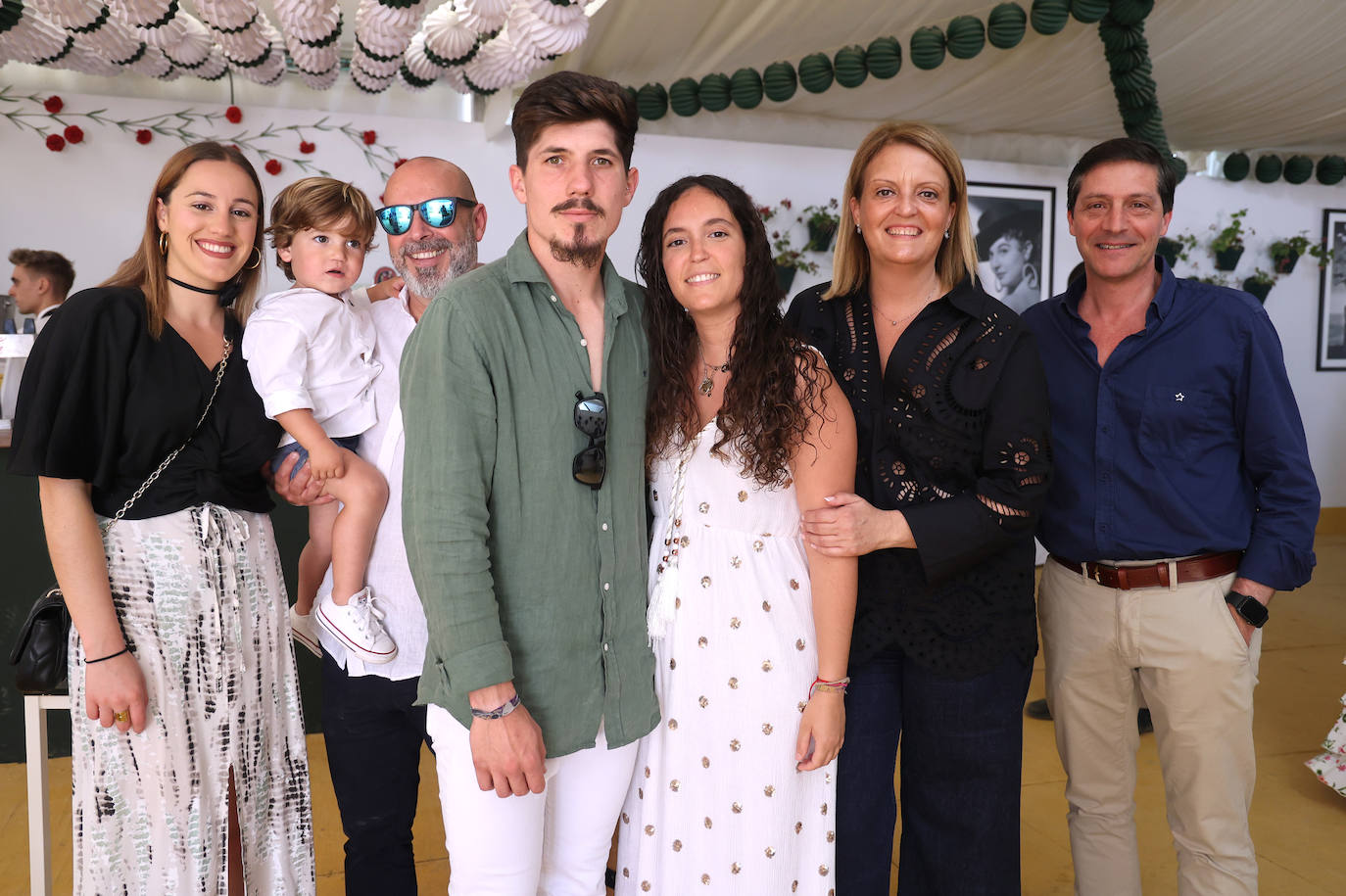 Las imágenes del ambiente este último sábado en las casetas de la Feria de Córdoba (II)