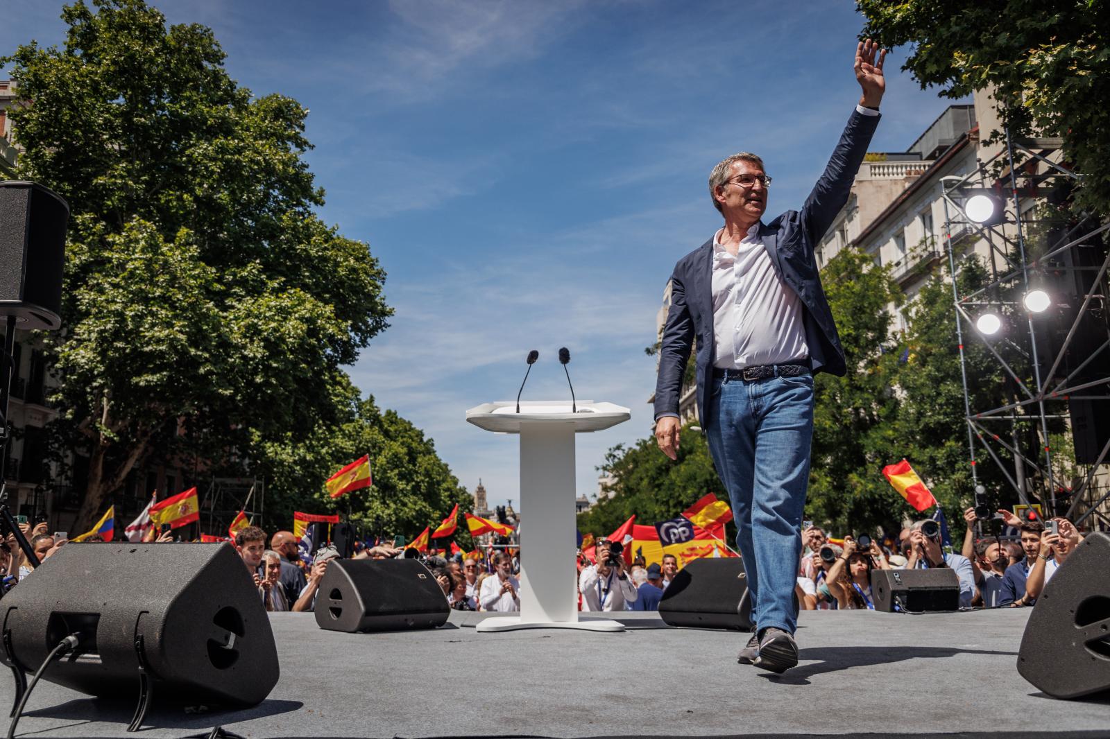 La manifestación del PP contra la ley de amnistía, en imágenes