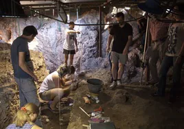 La Cueva del Ángel de Lucena suma ya ocho años sin excavaciones