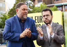 El presidente de ERC, Oriol Junqueras, y el jefe en funciones del Gobierno catalán, Pere Aragonès, en el arranque de la campaña de las elecciones europeas