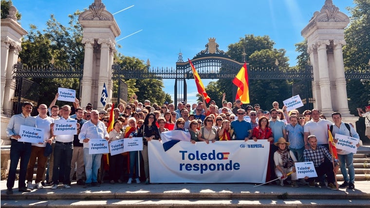 Foto de familia de la 'delegación' toledana del PP que ha acudido a Madrid