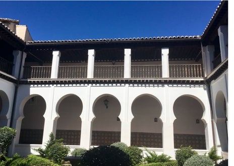 Imagen secundaria 1 - Francisco Márquez y Raúl Muelas durante la presentación de la Asociación; abajo dos imágenes de Santa Clara, sede de la Asociación