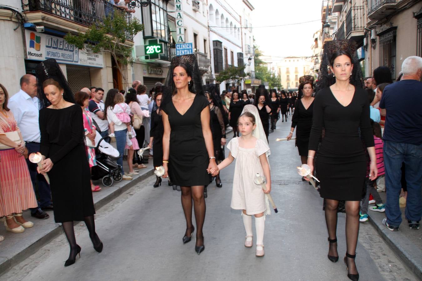 Fotos: el Nazareno vuelve a las calles abarrotadas de Priego de Córdoba