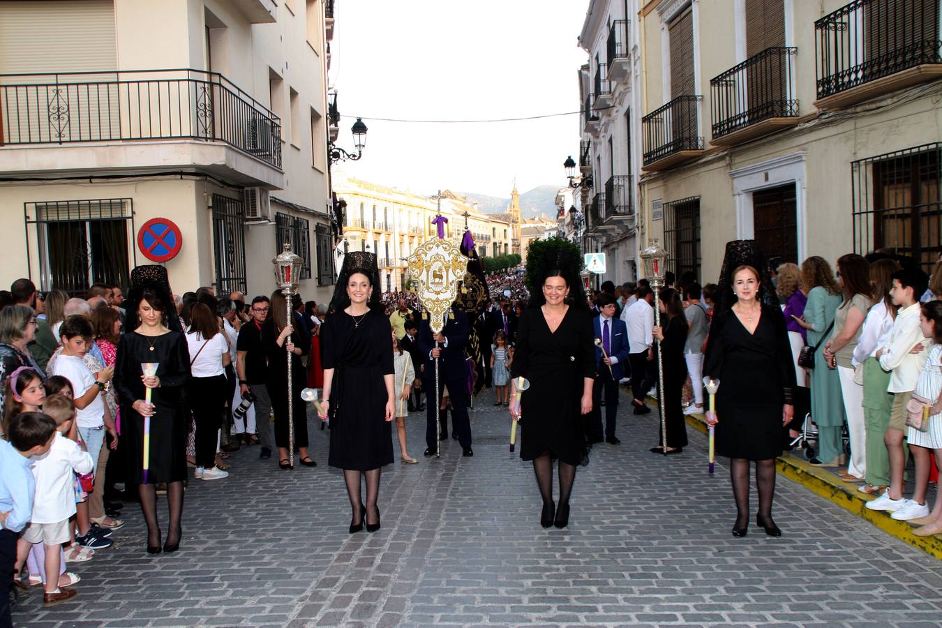 Fotos: el Nazareno vuelve a las calles abarrotadas de Priego de Córdoba