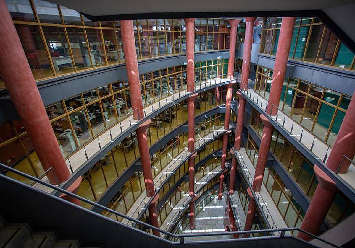 Interior oficinas de la Junta de Andalucía en Torretriana