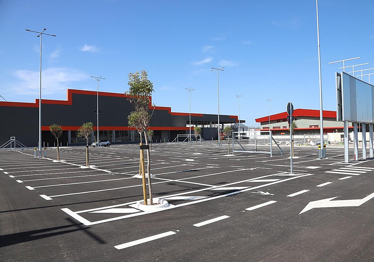 Imagen del almacén de Obramat en el polígono de la Torrecilla-Amargacena