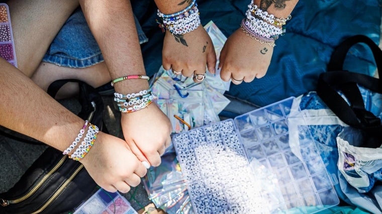 Pulseras de la amistad de las fans de Taylor Swift