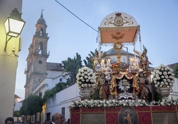 Ánimas y la parroquia de Santiago impulsan las primeras procesiones del Corpus Christi
