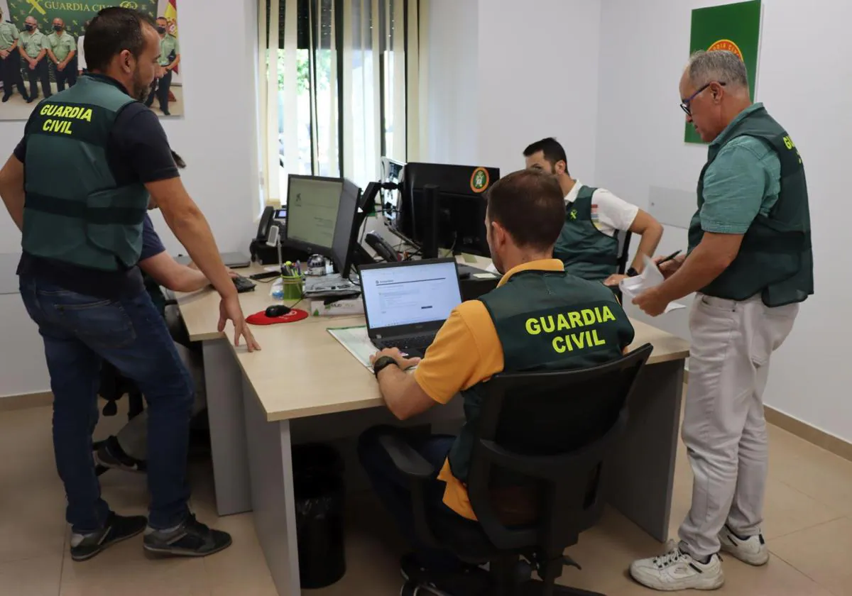 La Guardia Civil de Córdoba investiga a tres personas por una ciberestafa de 25.000 euros a una empresa