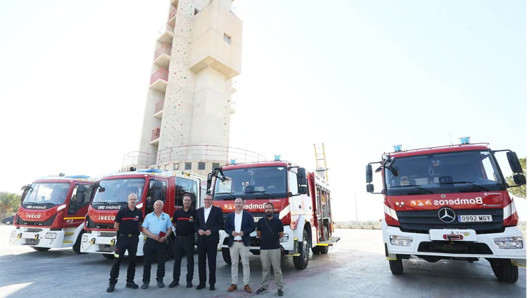 Los bomberos de la Diputación de Alicante refuerzan su flota móvil con cuatro nuevas autobombas