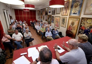 Manuel Murillo presenta un equipo con cinco hermanos mayores para la Agrupación de Cofradías