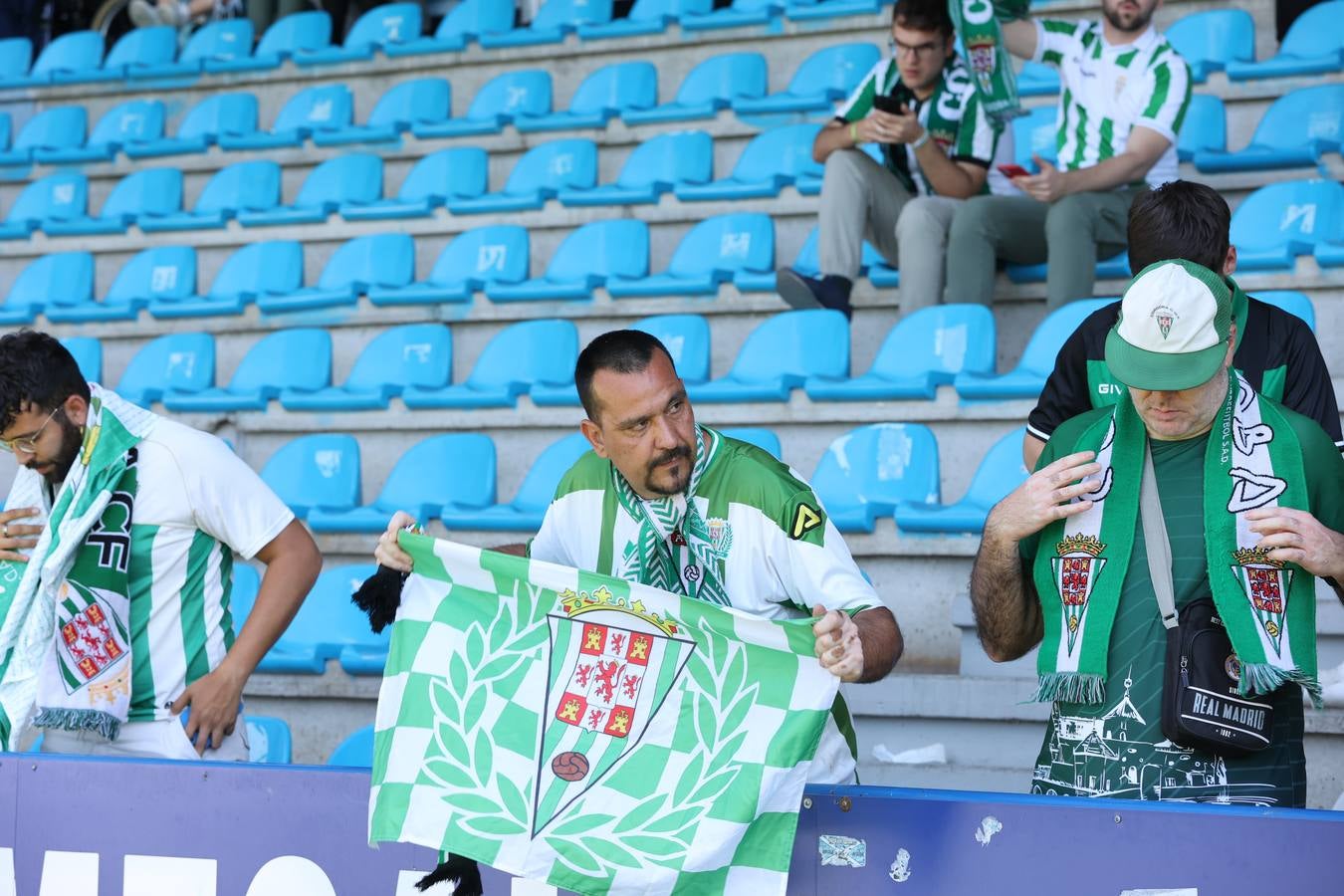 Las imágenes de la afición cordobesista en Ponferrada