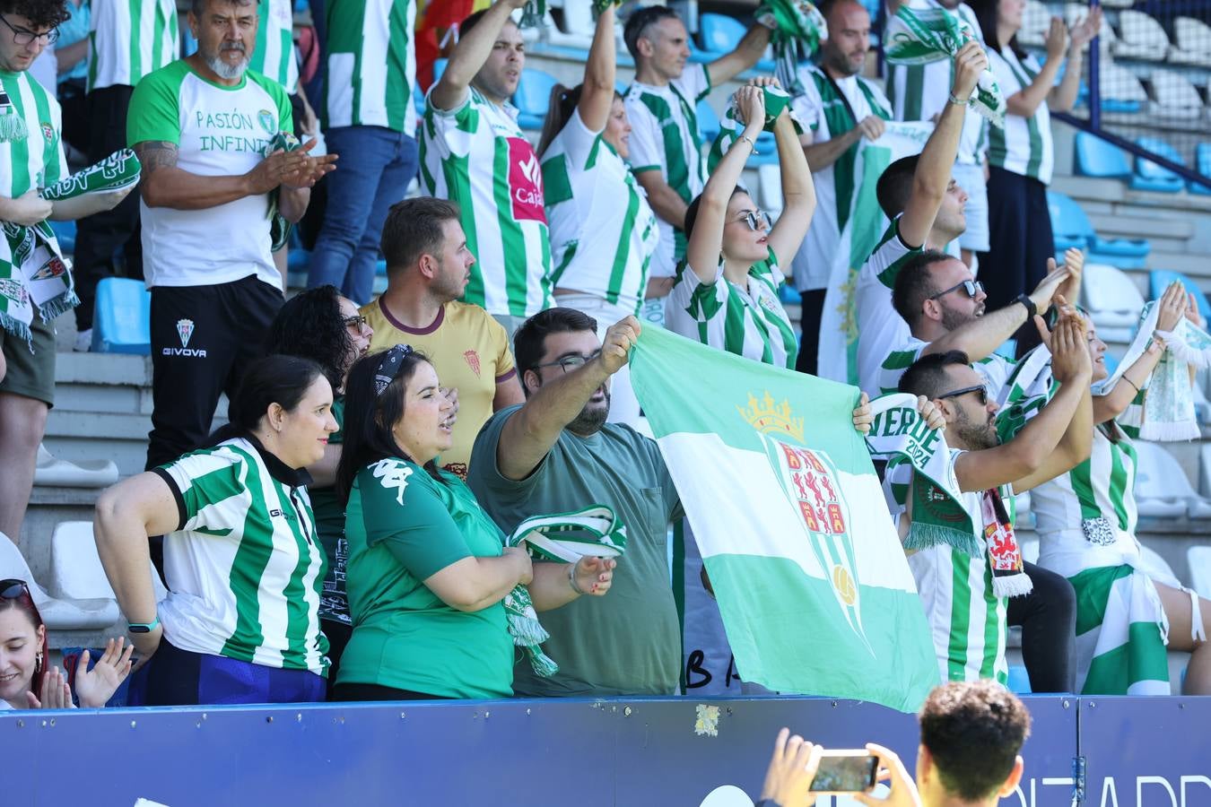 Las imágenes de la afición cordobesista en Ponferrada