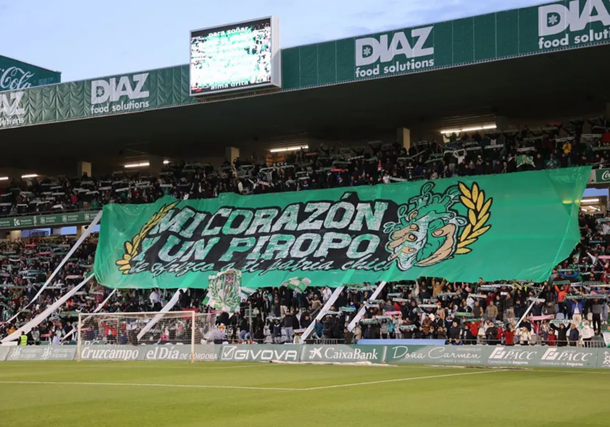 Tifo mostrado en el encuentro del Córdoba en El Arcángel