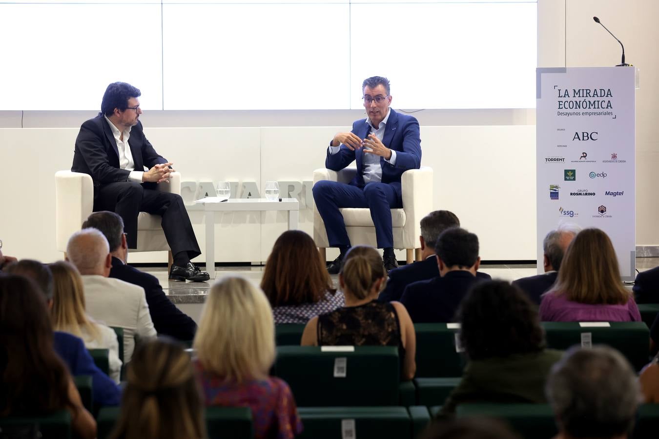 Fotos: el director Territorial Sur de Telefónica en La Mirada Económica de ABC Córdoba