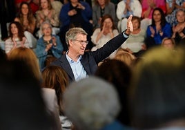 Un cónclave de urgencia, un viaje frustrado y una premonición: así diseñó el PP su respuesta Sánchez