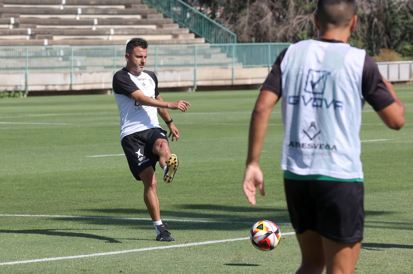 Fotos: el Córdoba CF prepara uno de los partidos de la temporada