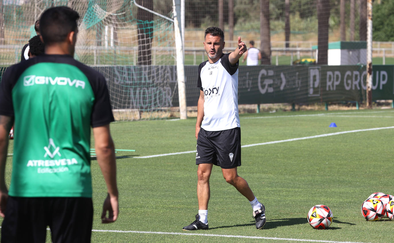 Fotos: el Córdoba CF prepara uno de los partidos de la temporada