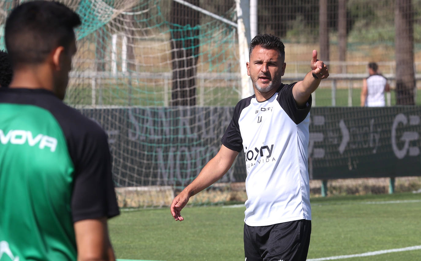 Fotos: el Córdoba CF prepara uno de los partidos de la temporada