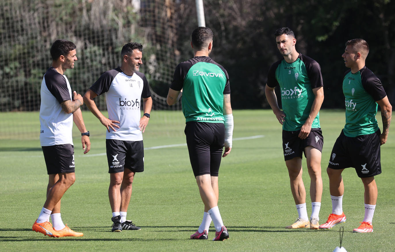 Fotos: el Córdoba CF prepara uno de los partidos de la temporada