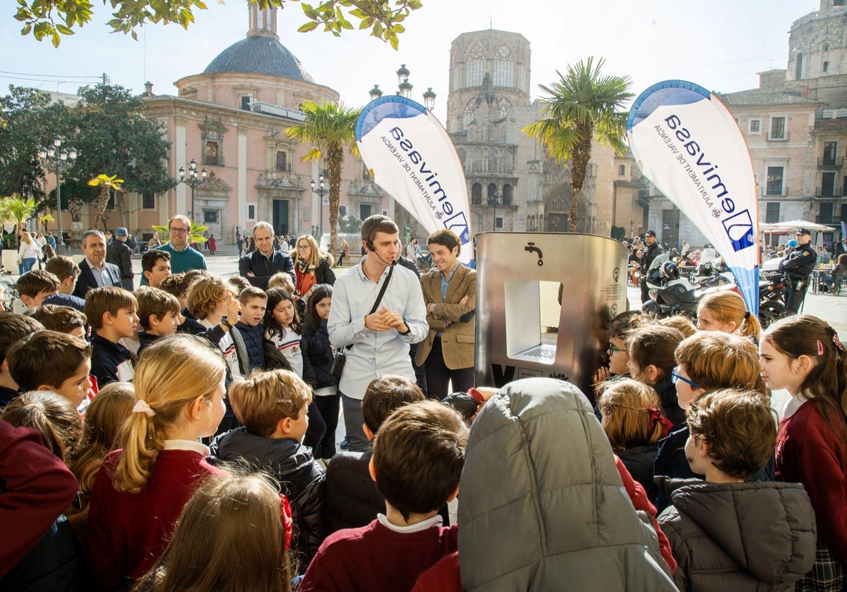 Imagen de archivo de una acción de Emivasa en el centro de Valencia