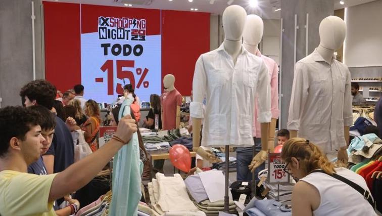 Shopping Night Córdoba 2024: fecha, horarios, tiendas, descuentos, autobuses conciertos y un viaje