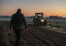 Patronal y sindicatos firman el convenio del campo de 2024 con un 6% de subida para 14.000 personas