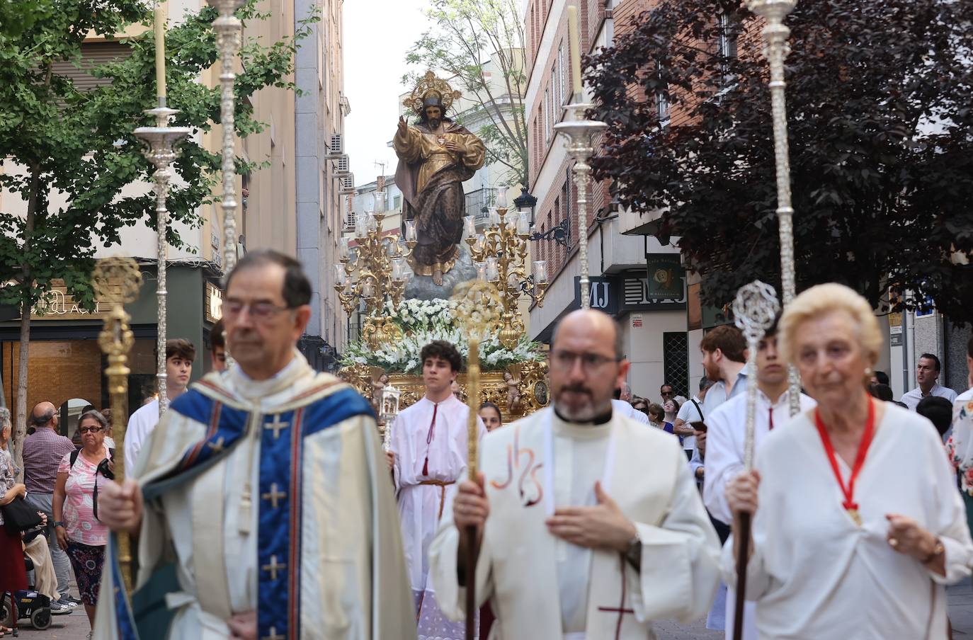 Fotos: la solemne procesión del Sagrado Corazón de Jesús en Córdoba