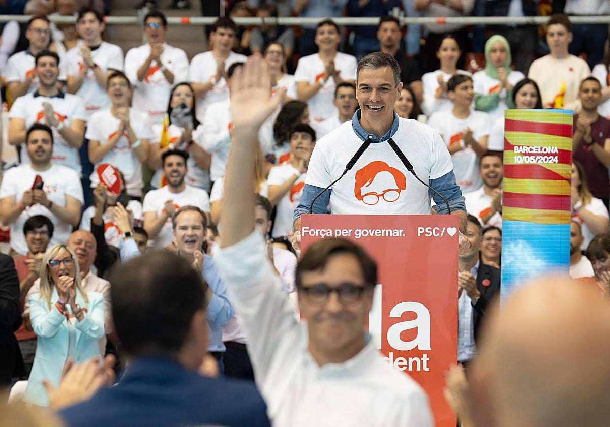 Salvador Illa y Pedro Sánchez, en un mitin del PSC