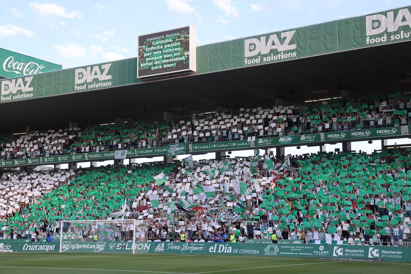 El ambiente del Córdoba-Ponferradina, en imágenes