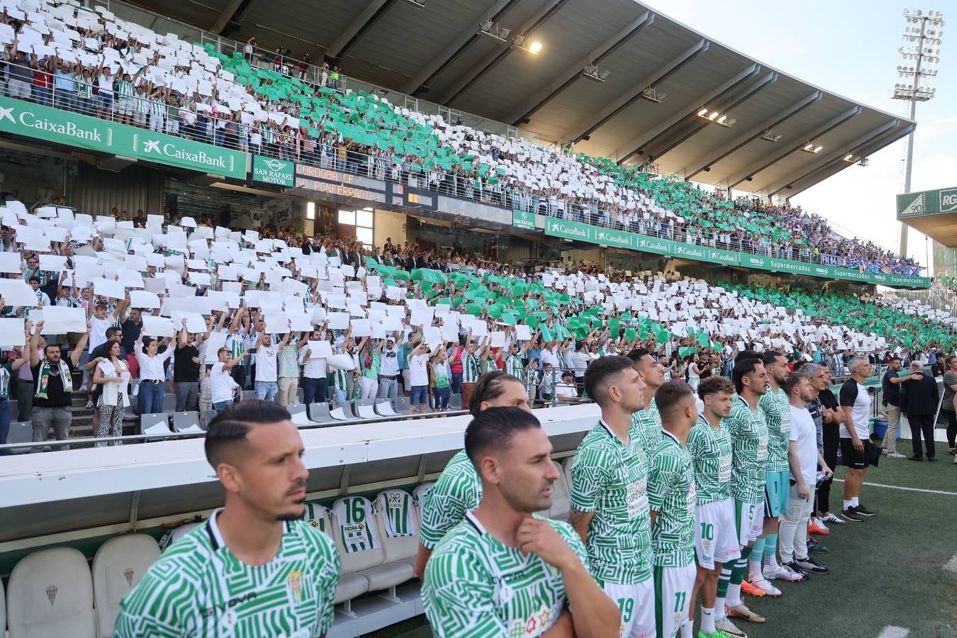 El ambiente del Córdoba-Ponferradina, en imágenes