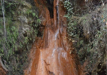 La cascada roja de Granada, una impresionante joya desconocida de la naturaleza