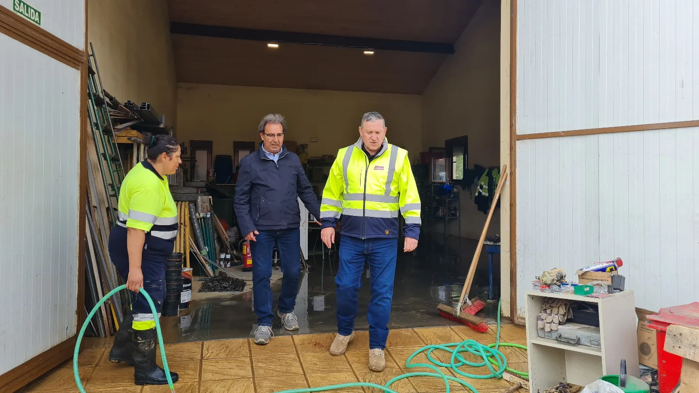 El presidente de la Diputación e Zamora, Javier Faúndez, visita la localidad de Cerecinos de Campos