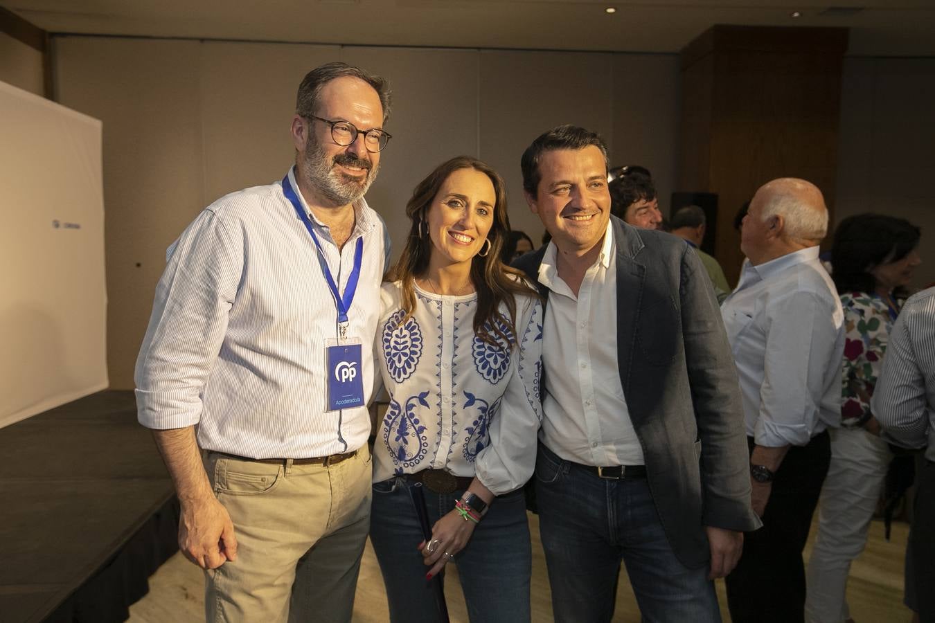 Las imágenes de la celebración del PP por su victoria en Córdoba