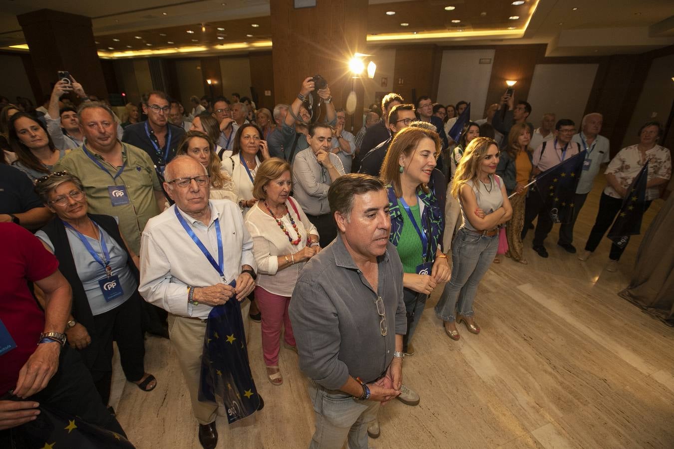 Las imágenes de la celebración del PP por su victoria en Córdoba