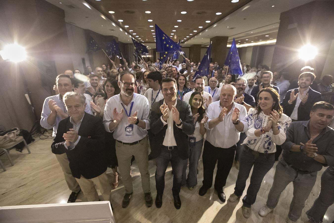 Las imágenes de la celebración del PP por su victoria en Córdoba