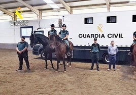 El grupo de Caballería de la Guardia Civil refuerza el operativo  en Albacete por la campaña de recogida del ajo