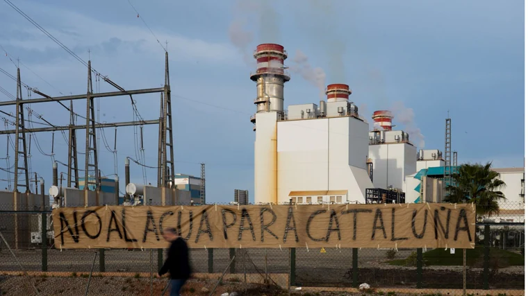 Imagen del exterior de la planta desaladora de Sagunto