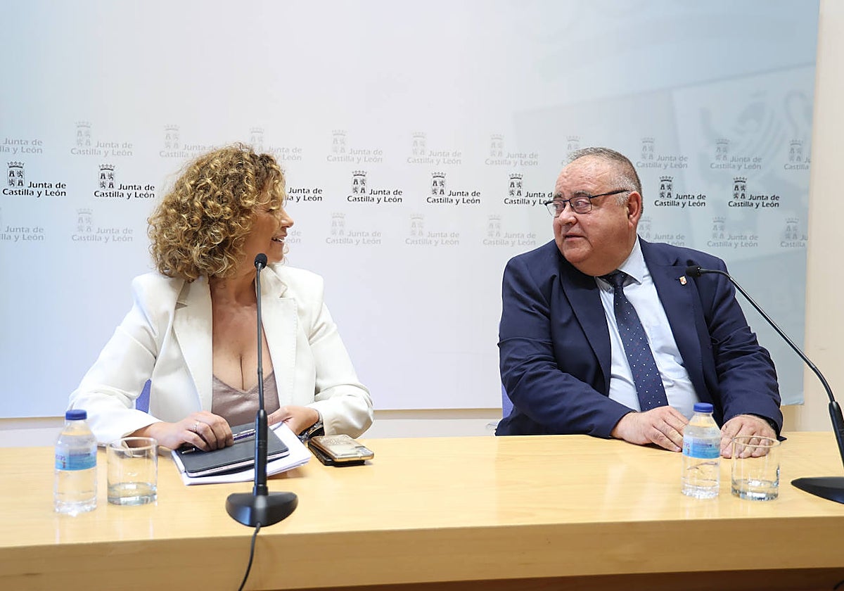 Silvia Fernández y Alejandro Vázquez, durante la rueda de prensa