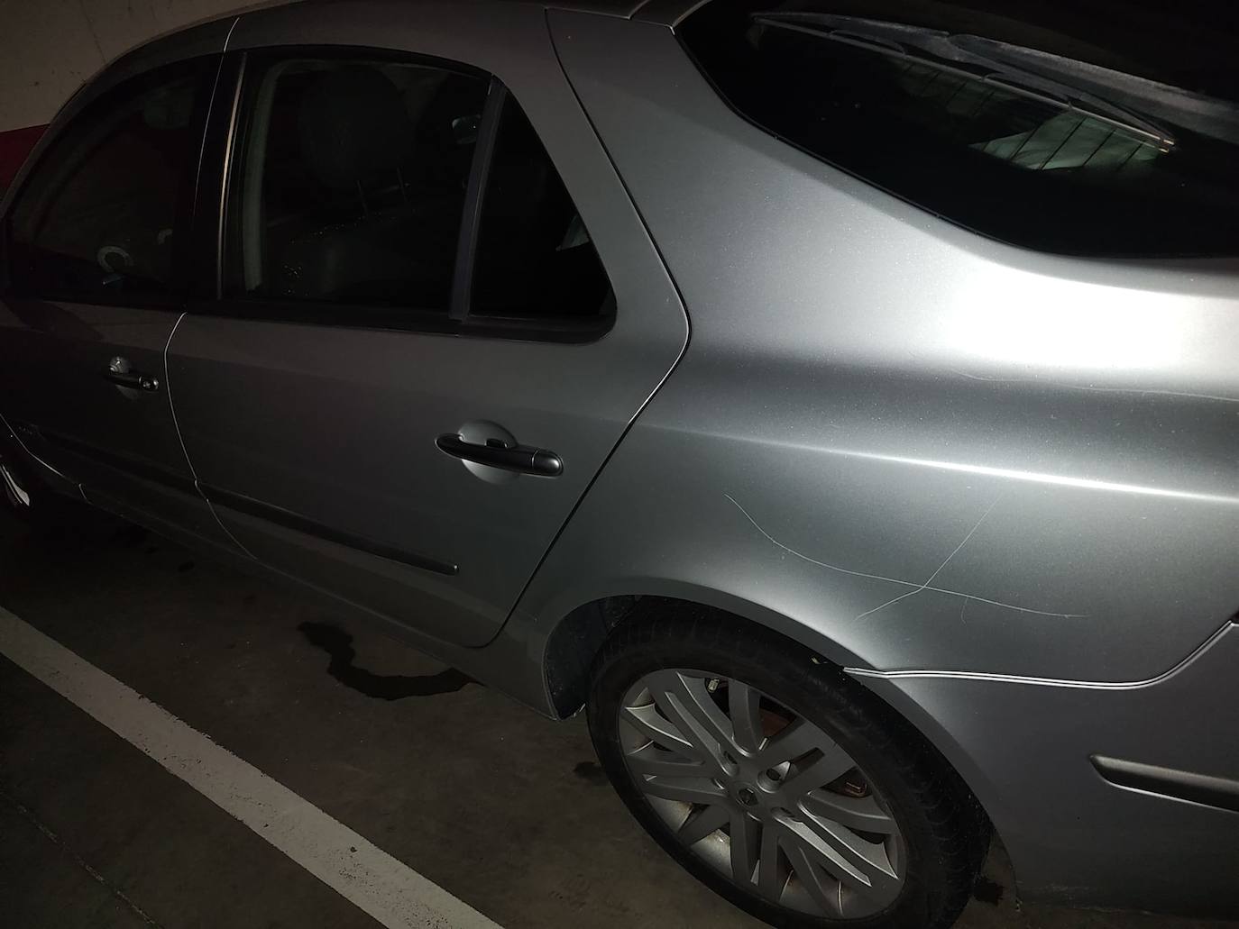 Detenida por causar daños en 67 vehículos aparcados en la zona sur de Ávila